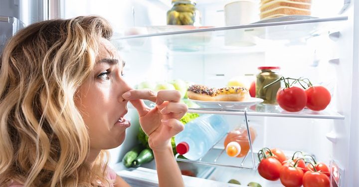 How to Begin Removing a Refrigerator