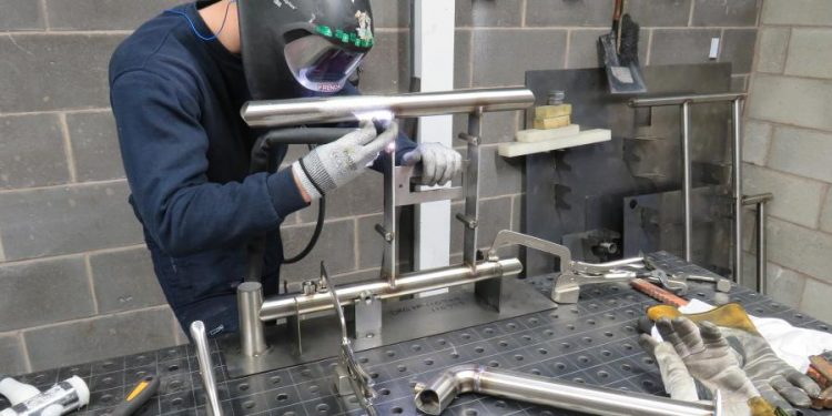 Reasons to Choose Stainless Steel Fabrication