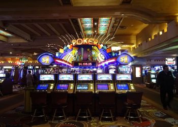What Are The Ultimate Reason That People Should Be Switched To Online Casinos?