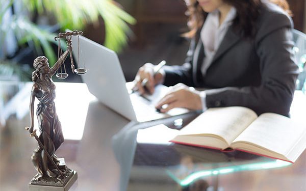 5 Things You Must Know When Hiring Top Criminal Fraud Lawyers
