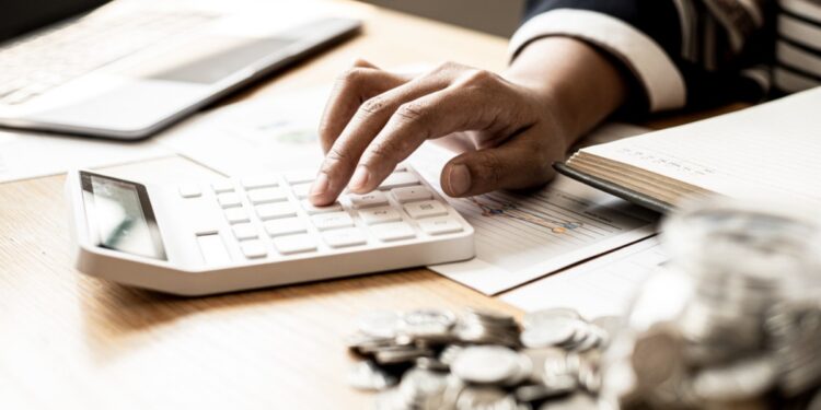 Why a lumpsum calculator is helpful in making mutual fund investments?