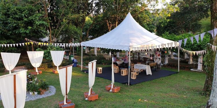 4 Advantages Of Using Tents At Your Event