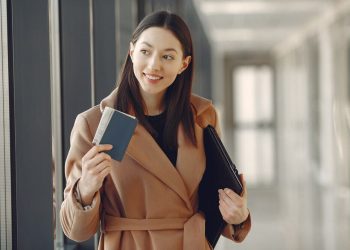 Industry-Specific Insights: Freelance Visa Opportunities for Various Professions in the UAE